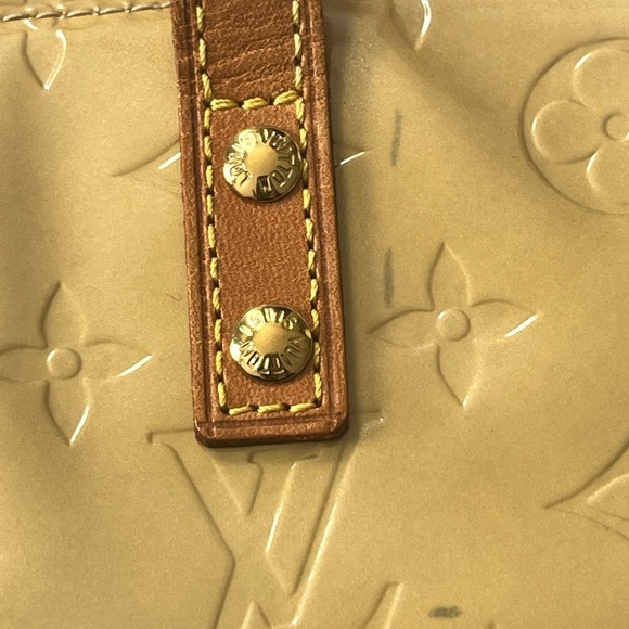 Louis Vuitton LV Reade PM Yellow Vernis Handbag- Vintage EUC - Picture 9 of 16